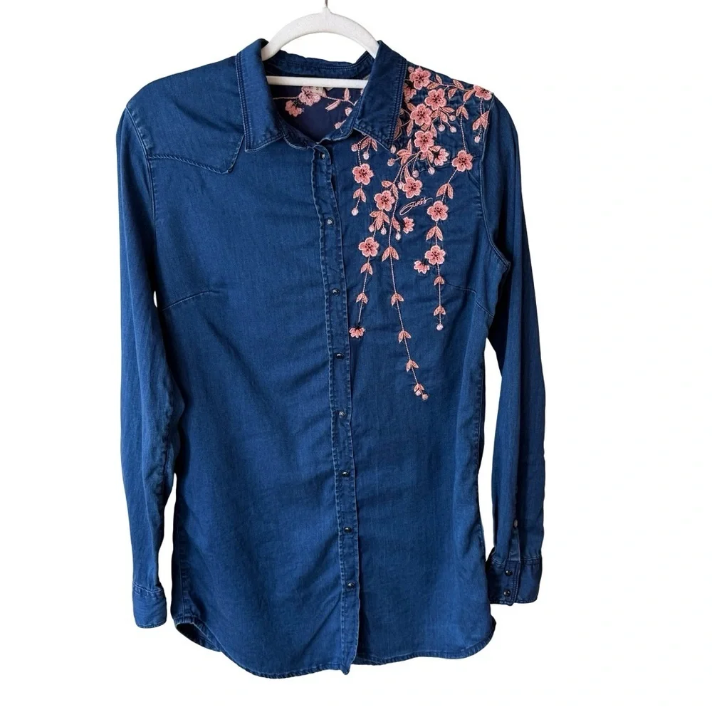 Guess Blue  Button Down Shirt with Pink Floral Embroidery Size M Boho Western - Picture 2 of 16
